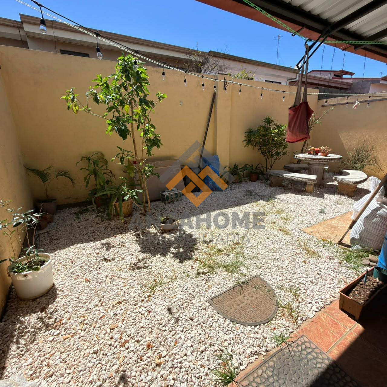 received_1506130294358529